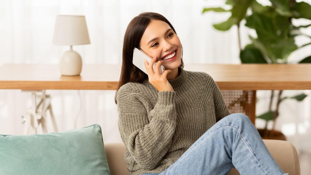 Avantages du travail à domicile pour les hôtesses téléphoniques, salaire et flexibilité